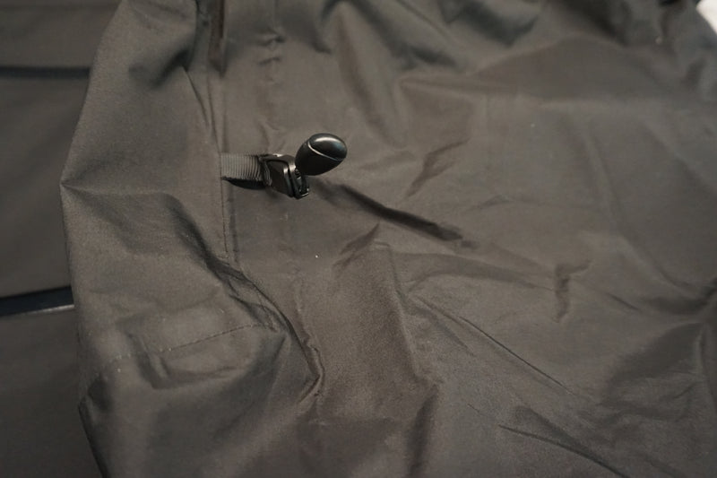 STRUCTURED ADJUSTABLE HOOD